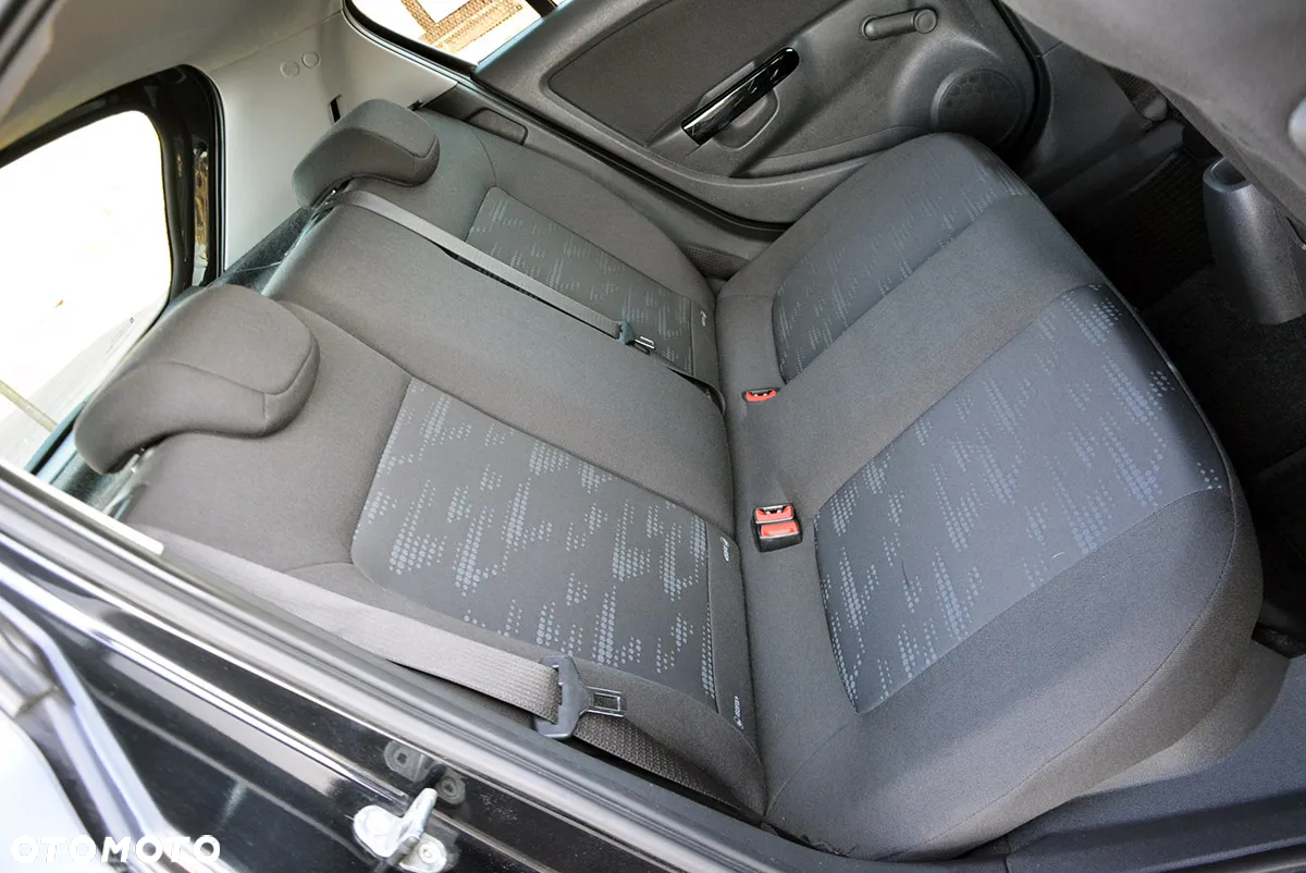 Opel Corsa 1.4 16V Satellite - 30