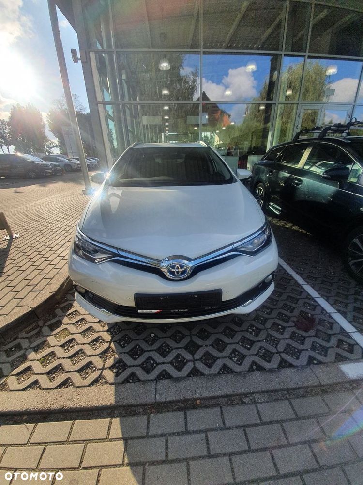 Toyota Auris Hybrid 135 Prestige - 2