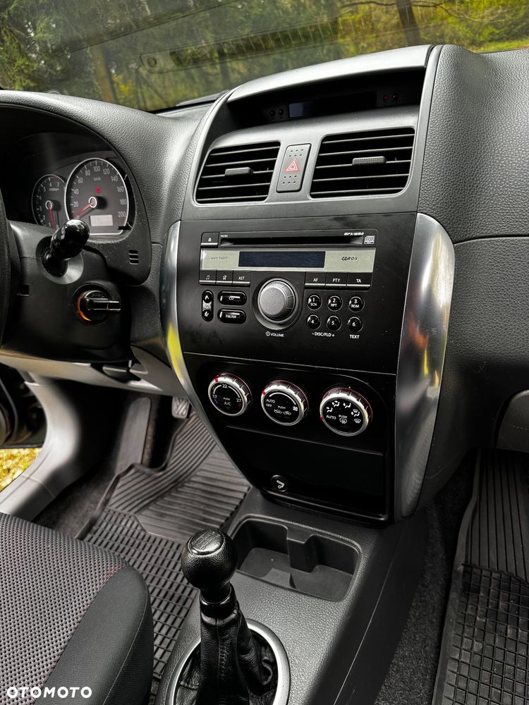 Suzuki SX4 1.6 VVT 4x4 Comfort - 23