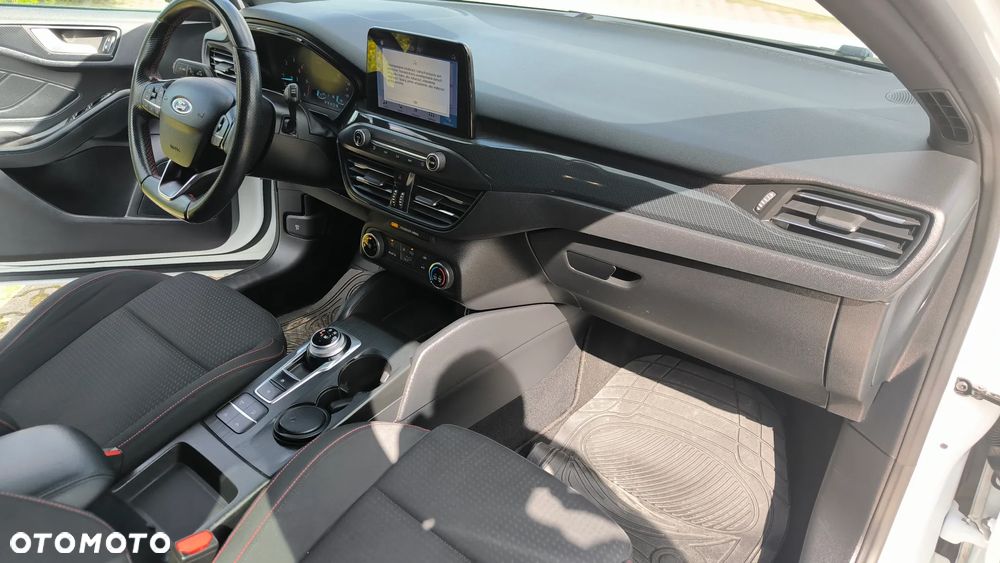 Ford Focus 1.5 EcoBlue Start-Stopp-System ST-LINE - 11