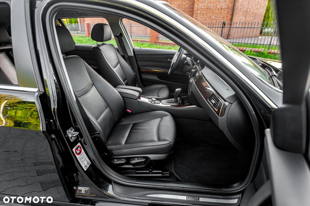 BMW Seria 3 325i xDrive - 20