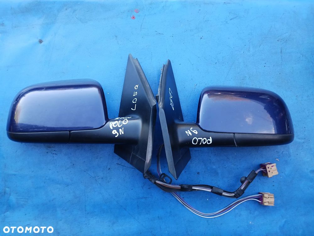 Lusterko prawe lewe Volkswagen Polo 9N IV 5 PIN prawe lewe pasażera kierowcy kolor LD5Q granatowe niebieskie ELEKTRYCZNE 01-09 - 1