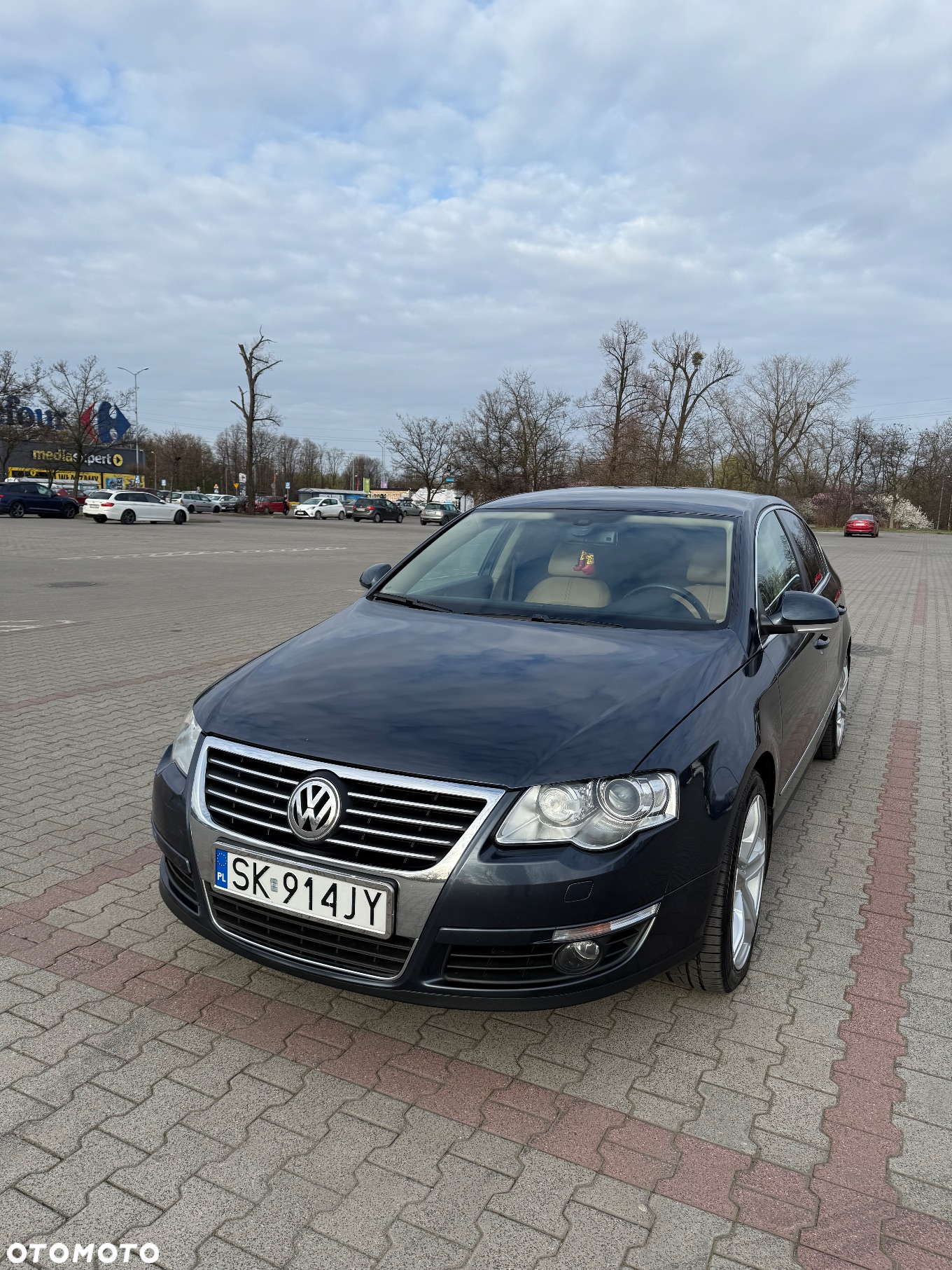 Volkswagen Passat - 2
