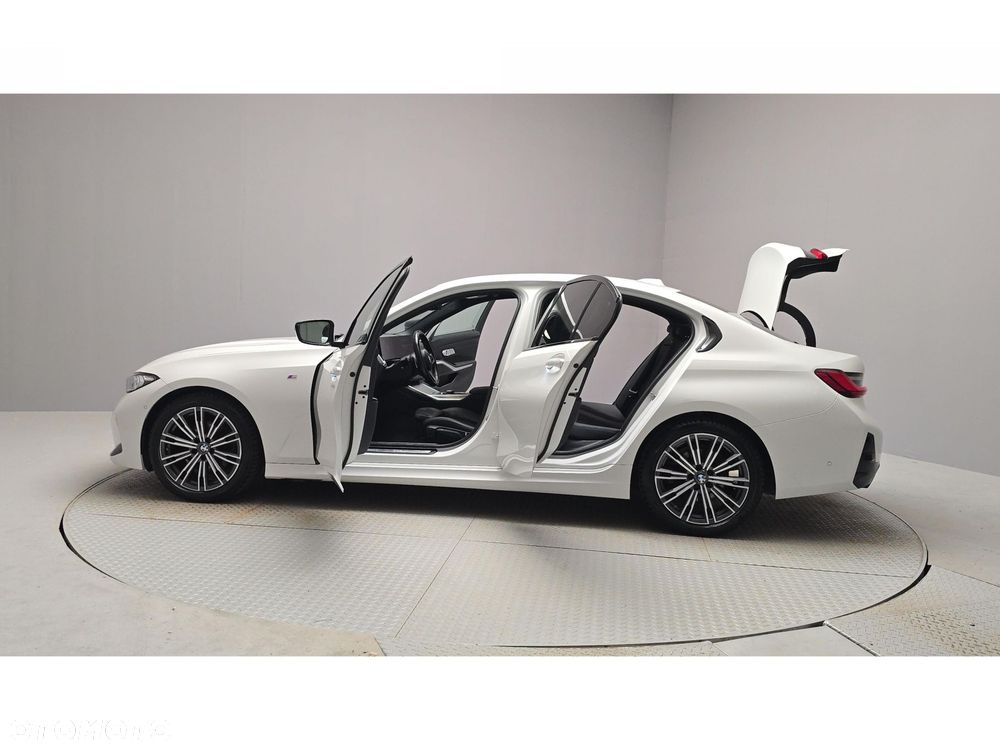 BMW Seria 3 320d xDrive mHEV M Sport sport - 10