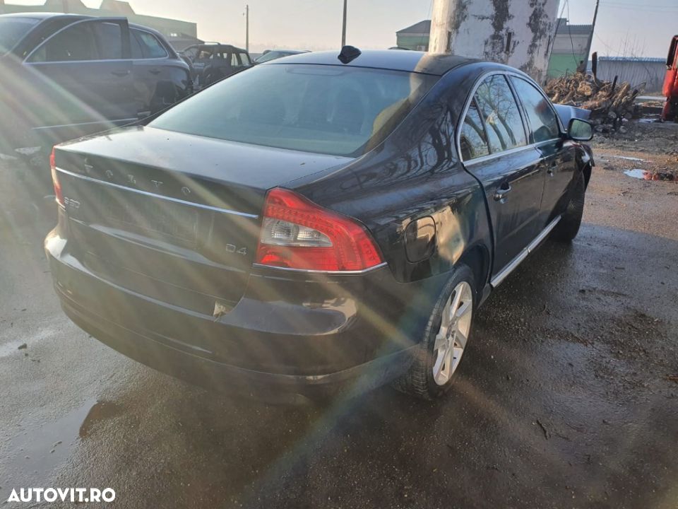 interior complet piele scaune fata bancheta cotiera fete de usi usa Volvo S60 motor 2.0D dezmembrez - 4