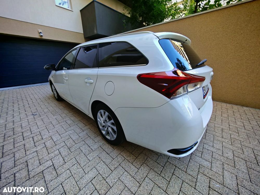 Toyota Auris - 2