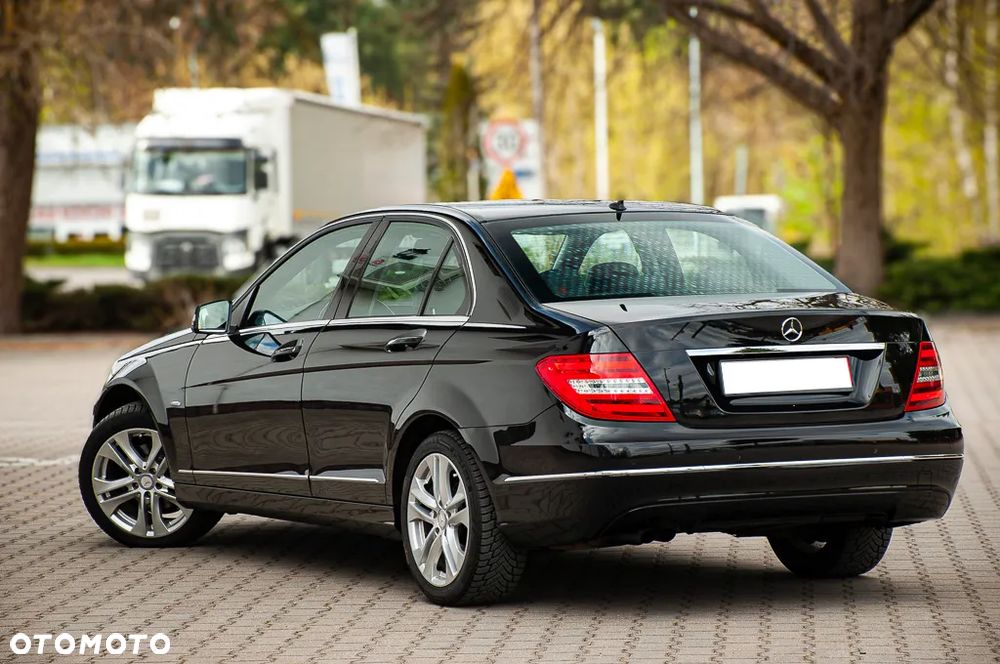 Mercedes-Benz Klasa C 180 BlueEFFICIENCY 7G-TRONIC Avantgarde - 12