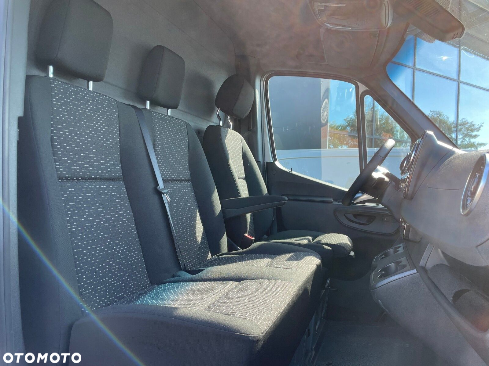 Mercedes-Benz Sprinter 320 e - 11