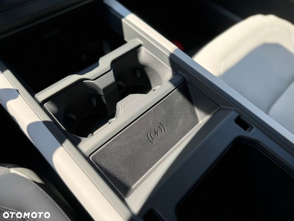 Land Rover Defender - 18