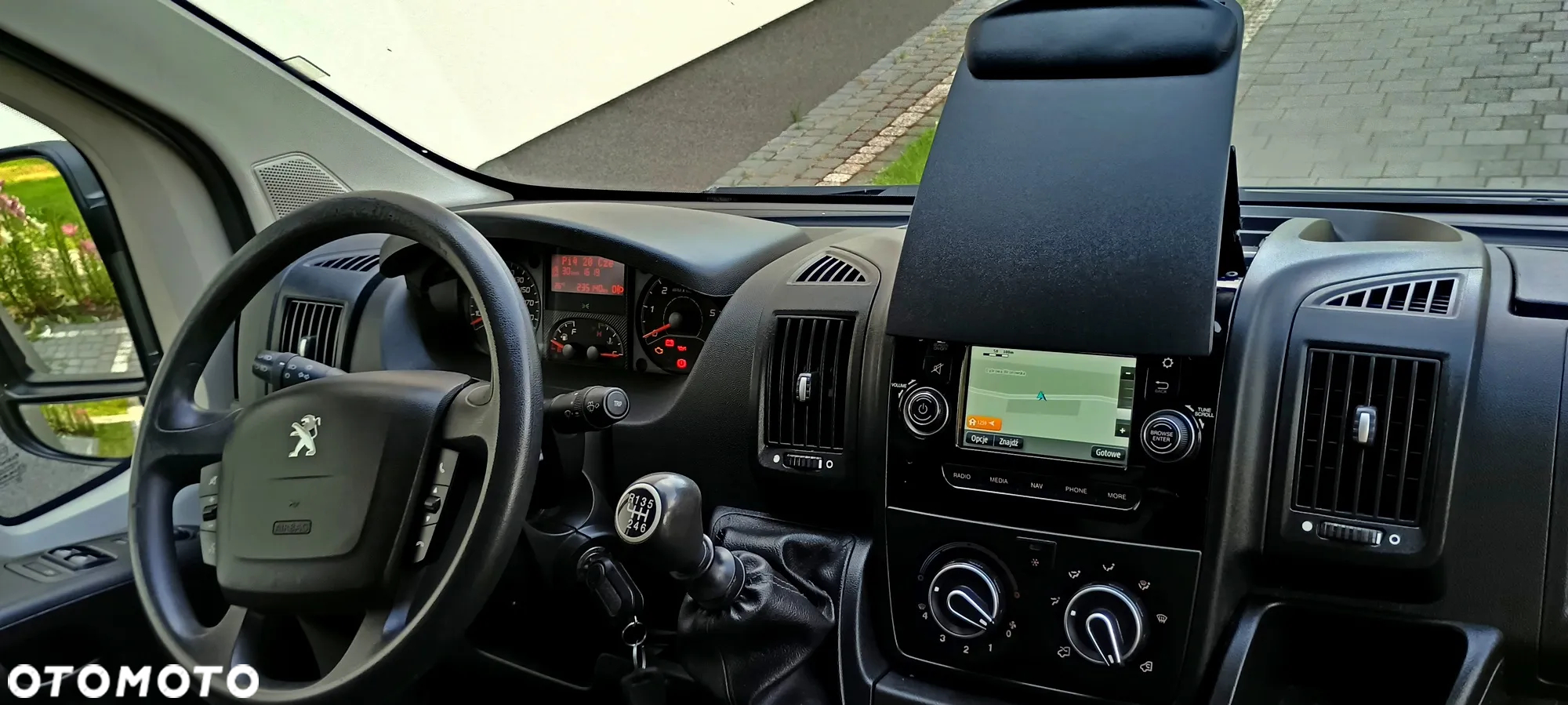 Nissan NV400 - 23