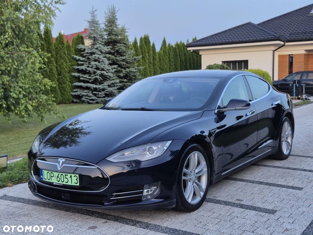 Tesla Model S 85D Allradantrieb - 1