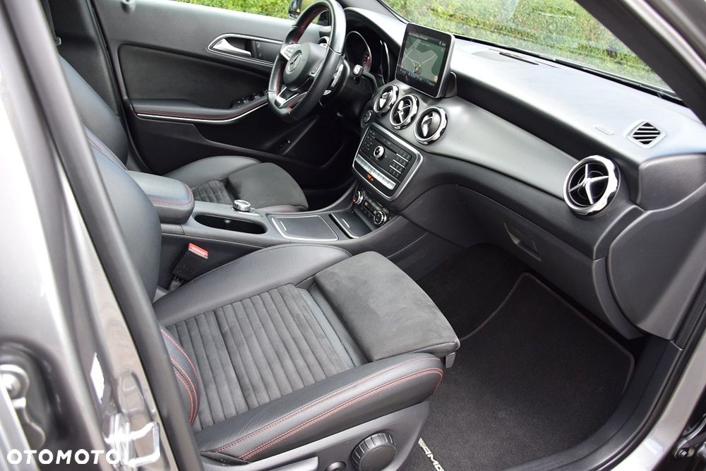 Mercedes-Benz GLA 220 4-Matic AMG Line - 8