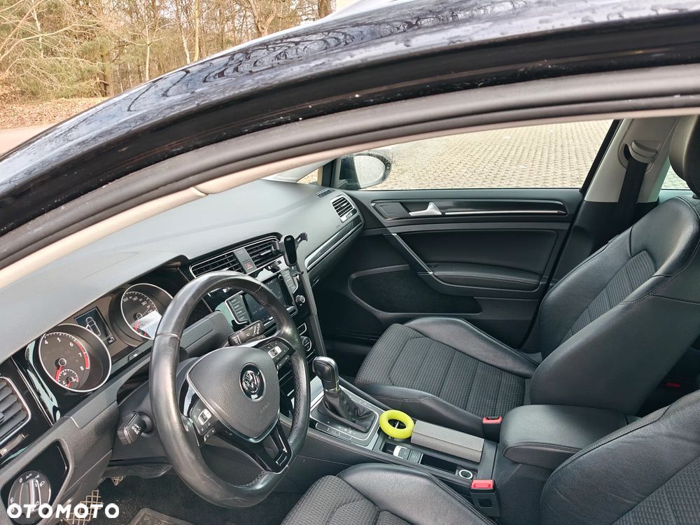 Volkswagen Golf - 10