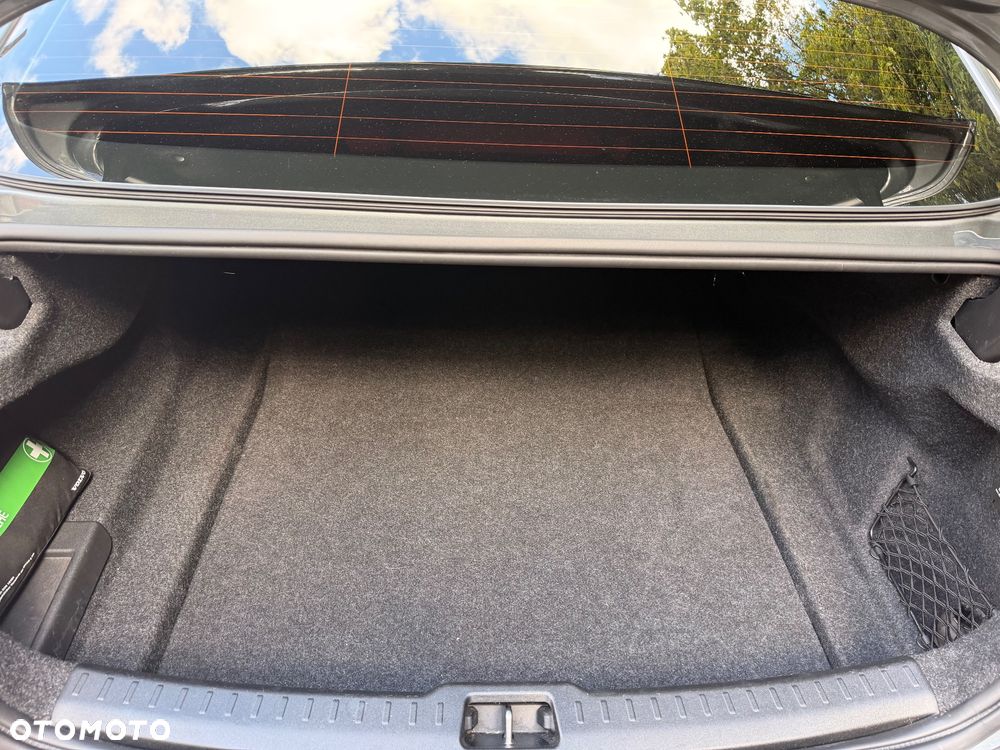 Volvo S60 T4 R-Design - 36