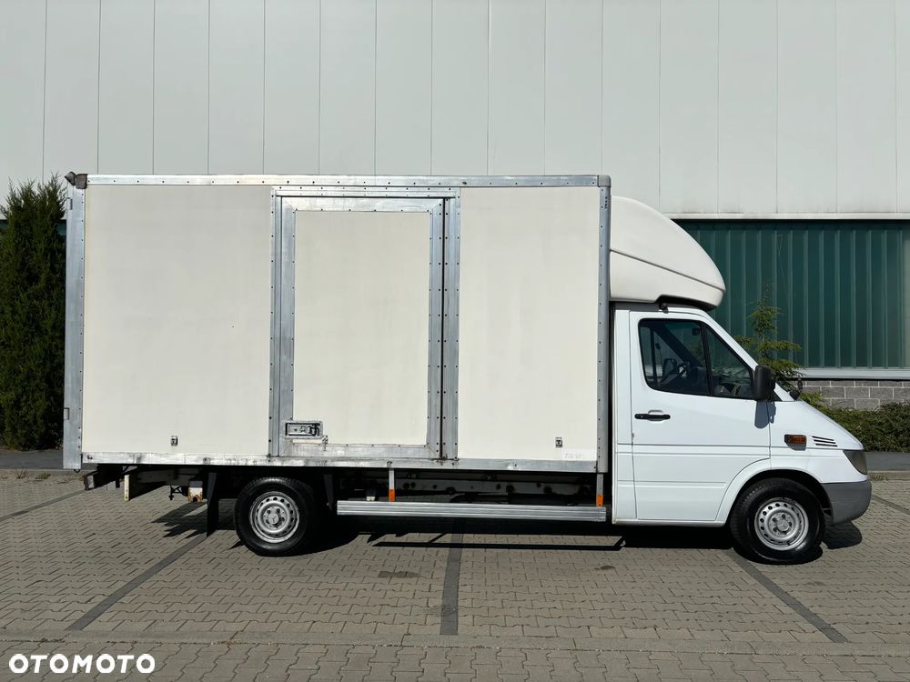 Mercedes-Benz Sprinter - 6