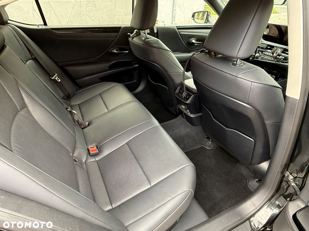 Lexus ES - 9