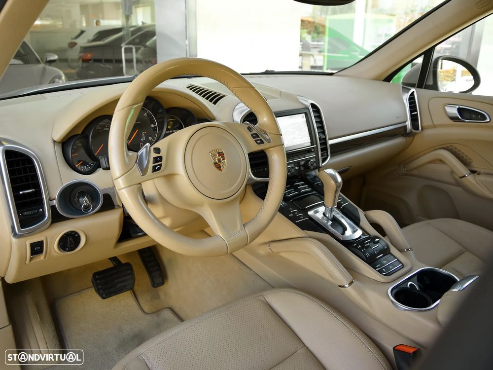 Porsche Cayenne - 5