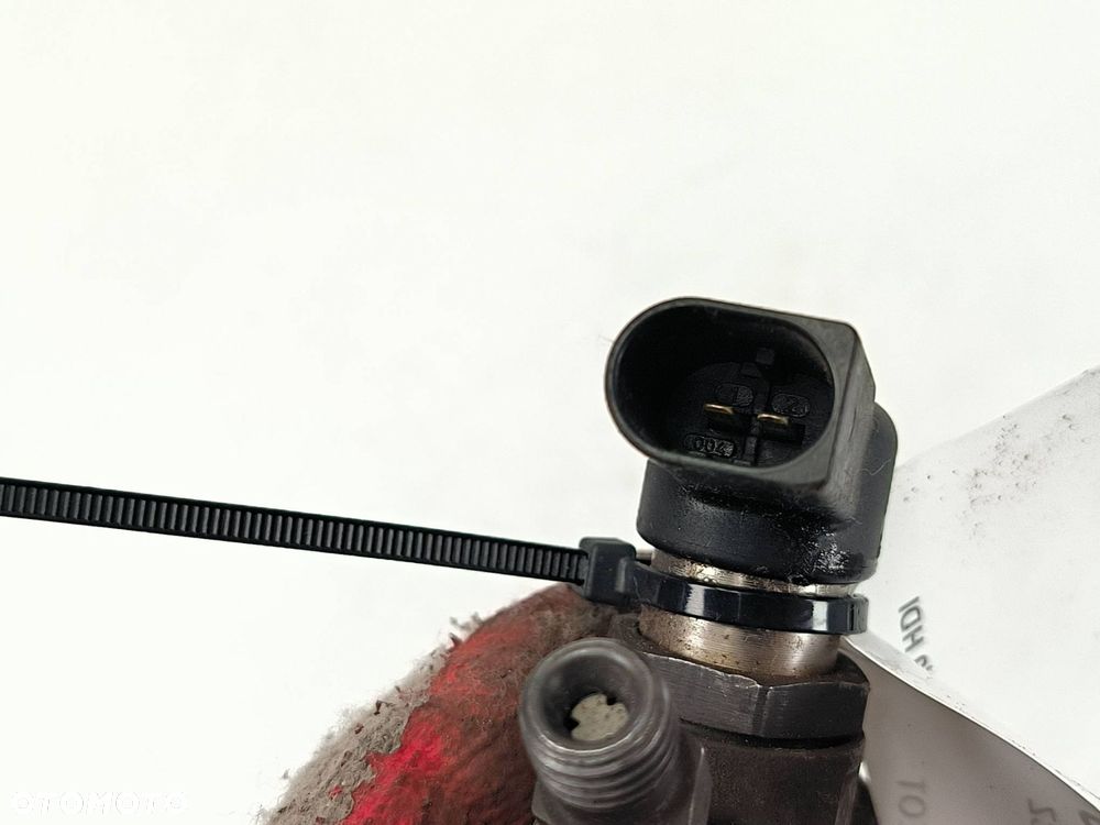 WTRYSKIWACZ PEUGEOT 407 9660334880 - 3