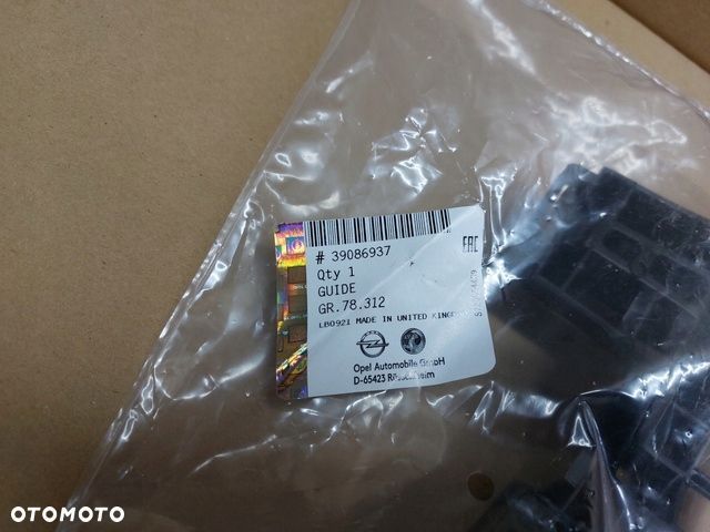 Opel Astra K HB 39086937 ślizg zderzaka Prawy tył - 2