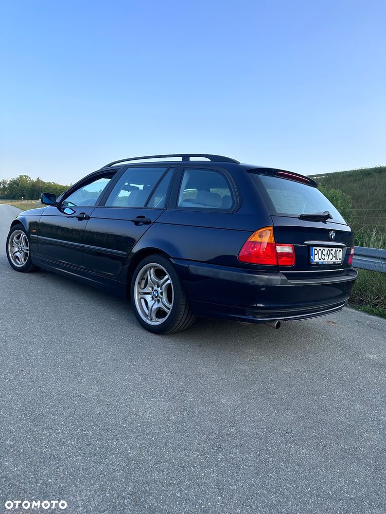 BMW Seria 3 318i - 4