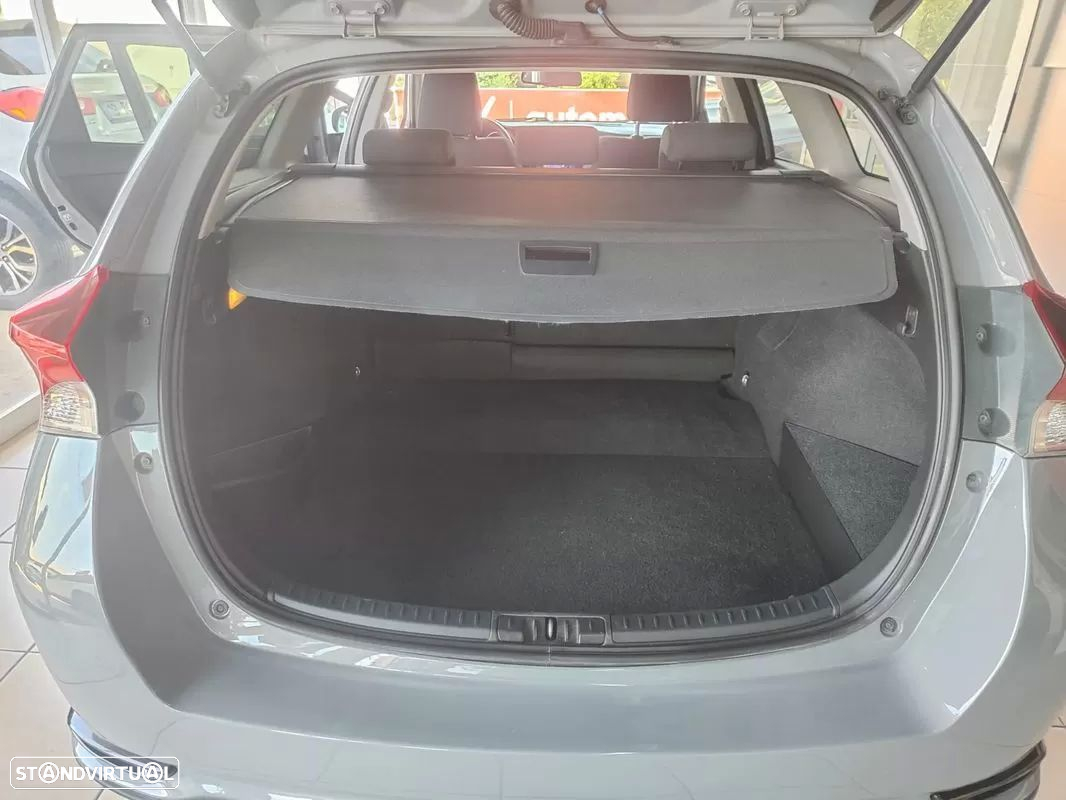 Toyota Auris Touring Sports 1.8 HSD Comfort+P.Sport - 13