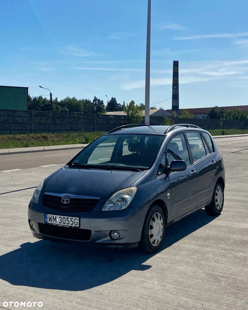 Toyota Corolla Verso - 1