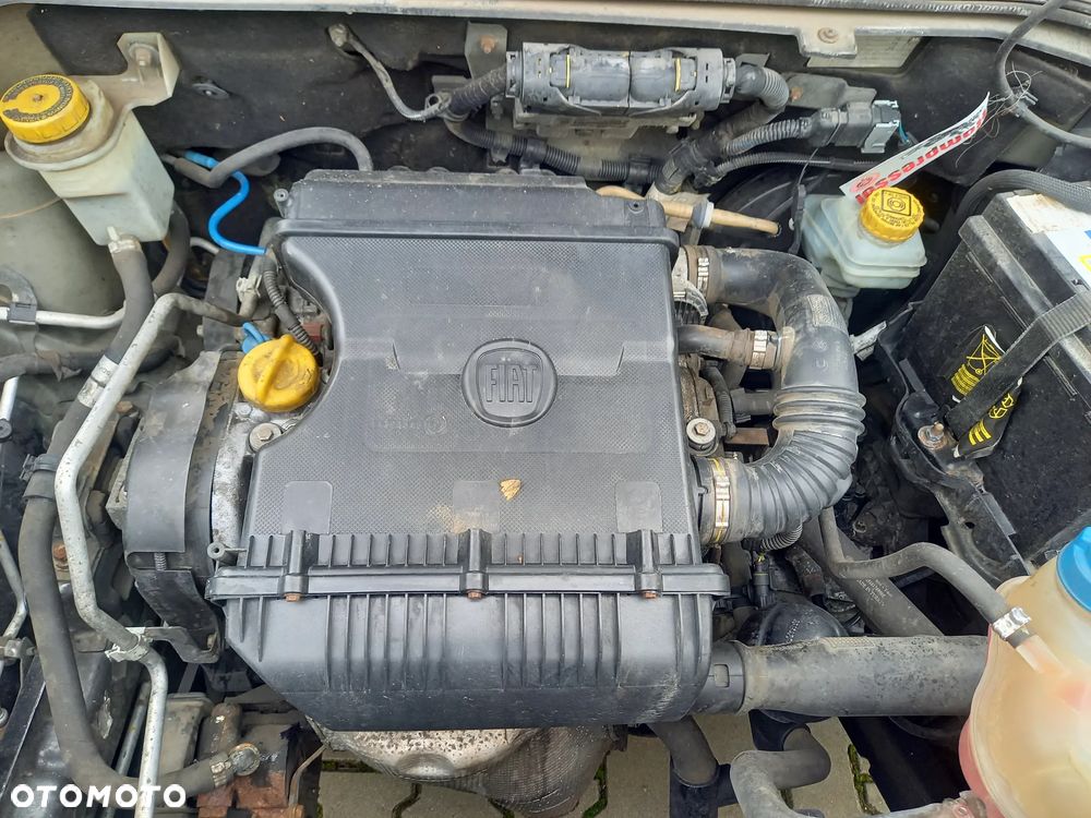 Fiat Doblo 1.4 16V Dynamic - 31