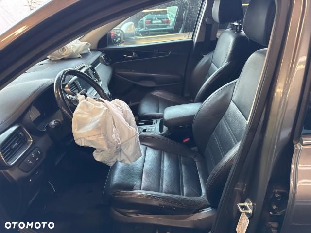 Kia Sorento 2.2 CRDi AWD Edition 7 - 9