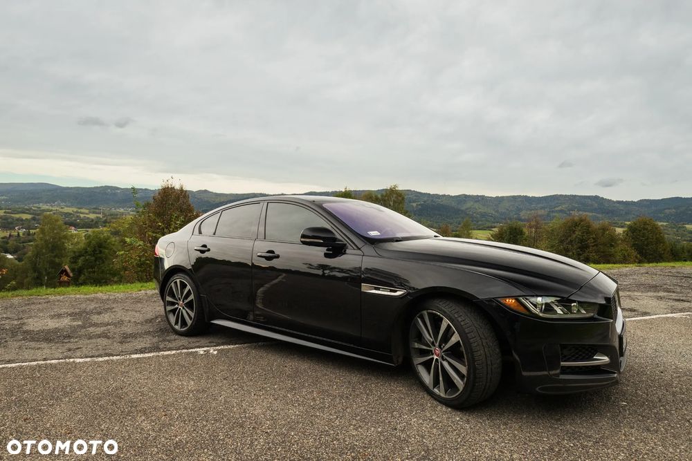 Jaguar XE S - 3