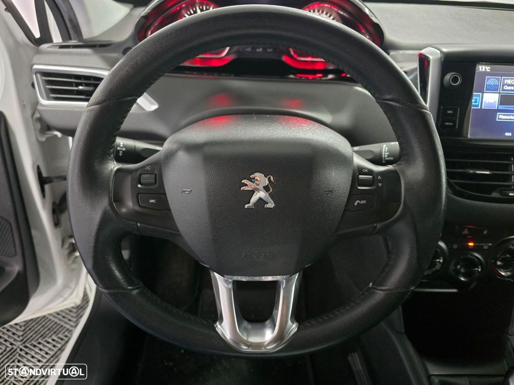 Peugeot 208 1.2 PureTech Active - 12