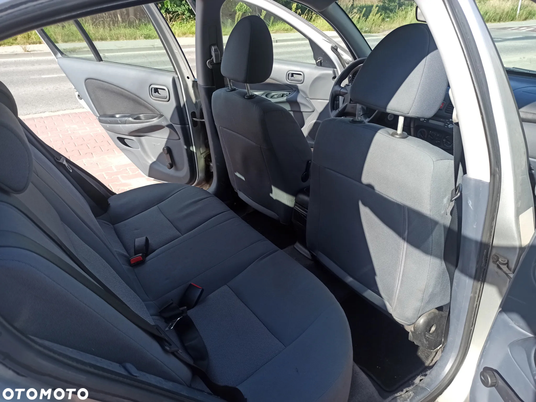 Nissan Almera - 12