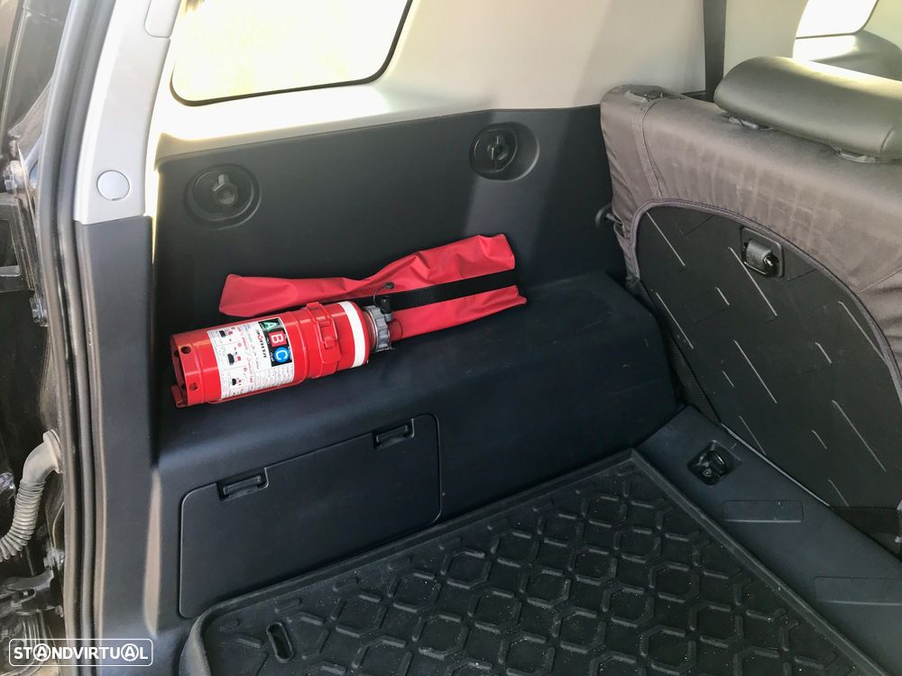 Toyota FJ Cruiser - 13