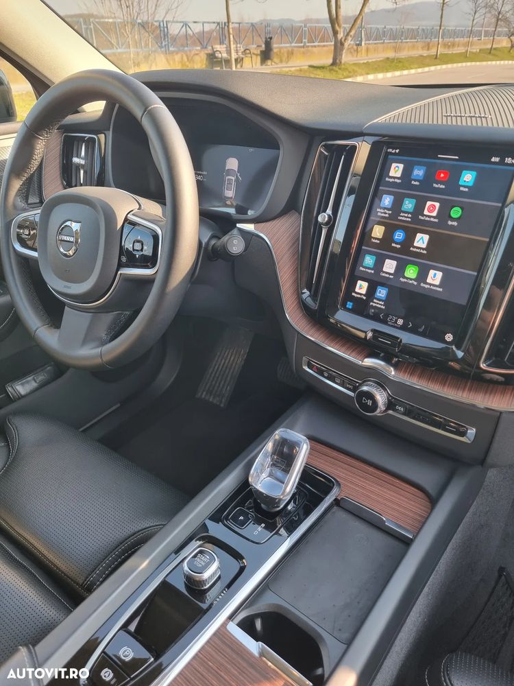 Volvo XC 60 B4 B Plus Dark - 11