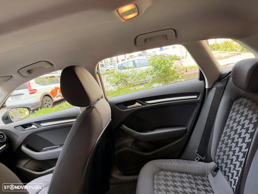 Audi A3 Sportback 1.6 TDI B.Line Attraction - 16