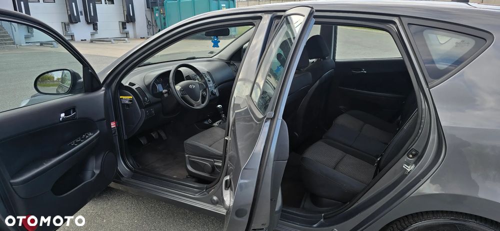 Hyundai i30 1.6 CRDi Comfort - 11