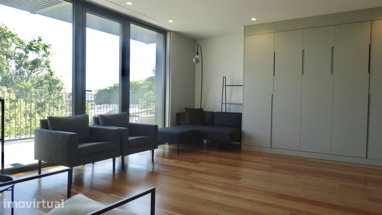Apartamento T0 com terraço, Condomínio exclusivo junto ao Norteshoppin - Grande imagem: 3/23