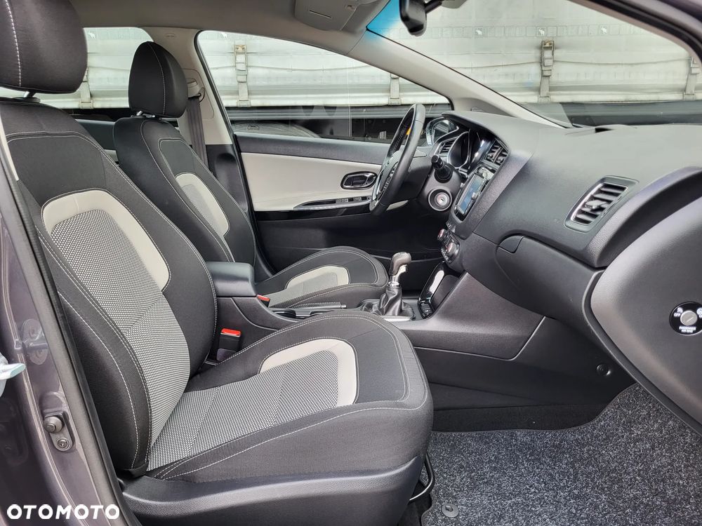Kia Ceed 1.4 L Business Line - 31