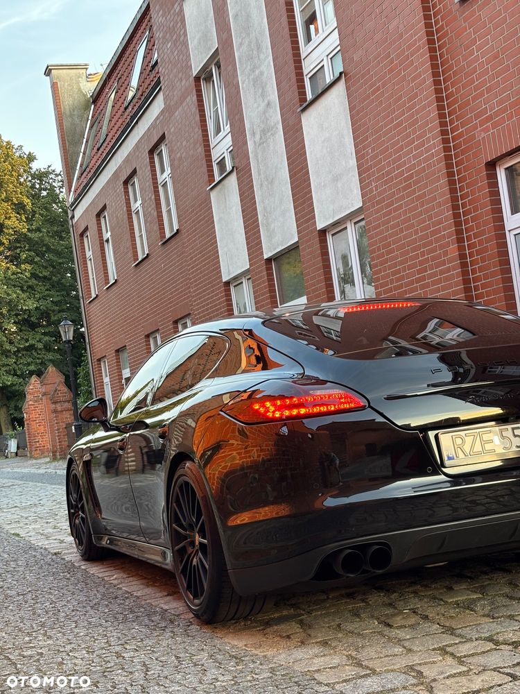 Porsche Panamera 4S - 18