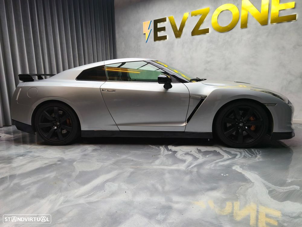 Nissan GT-R - 8
