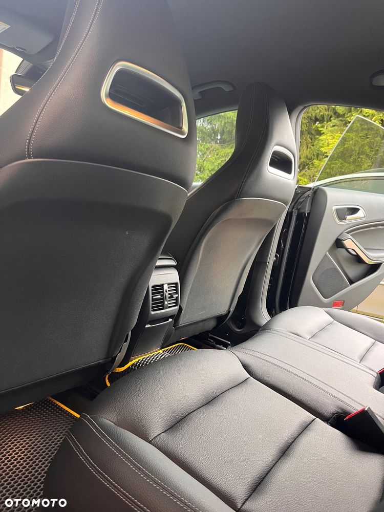 Mercedes-Benz CLA 250 4Matic 7G-DCT Sport - 19