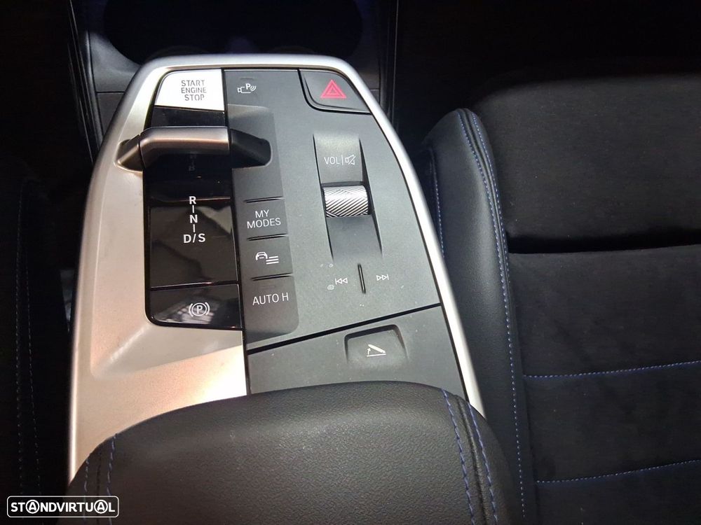 BMW 225xe Active Tourer e xDrive Pack Desportivo M - 14