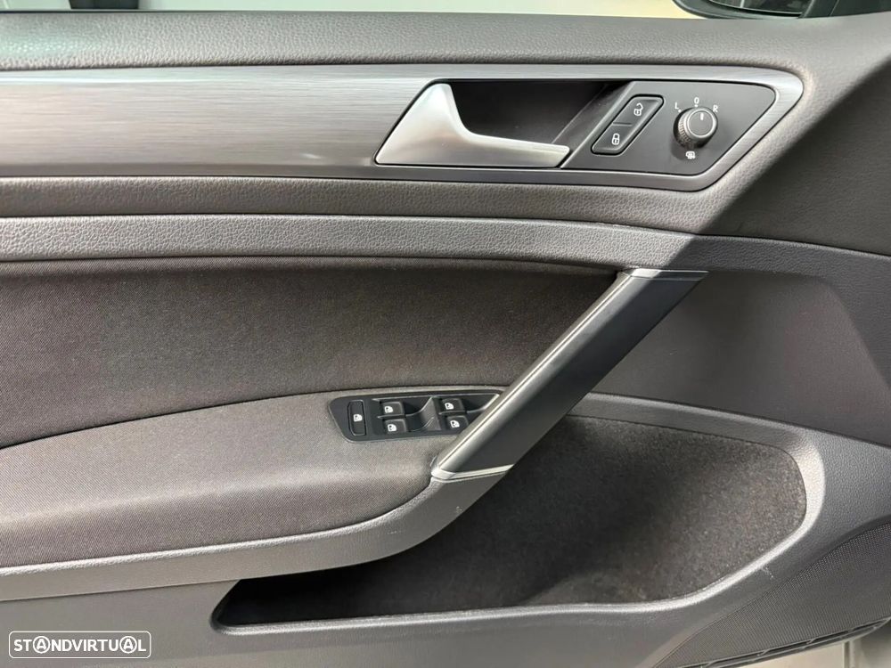 VW Golf Variant 1.6 TDi Confortline - 12