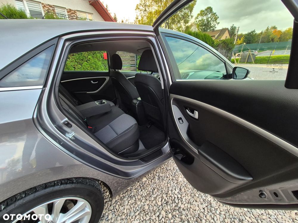 Hyundai i30 1.4 Intro Edition - 32