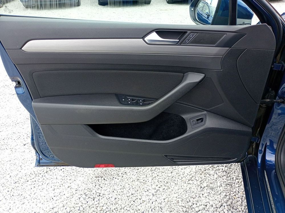 Volkswagen Passat Variant 2.0 TDI EVO Essence - 18