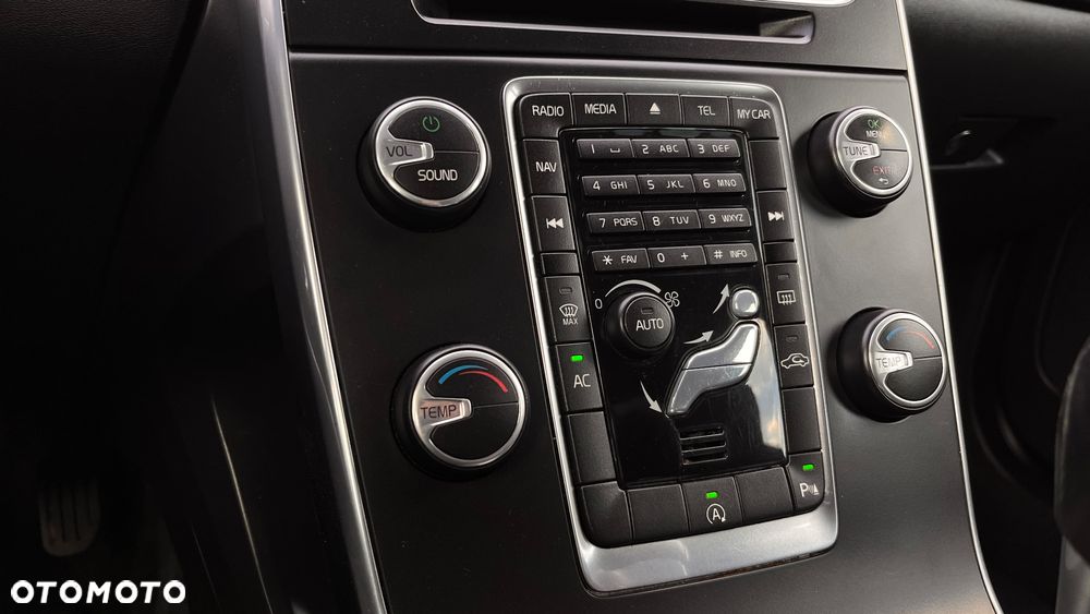 Volvo V60 D2 Base - 12