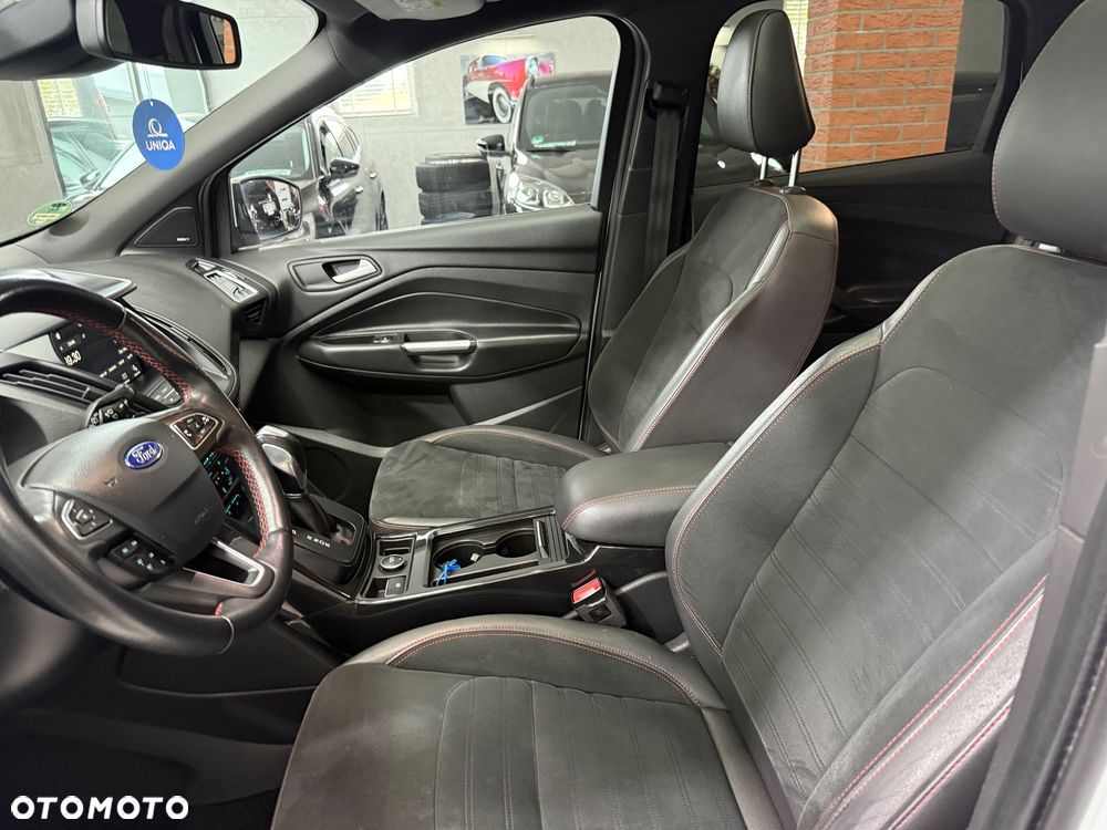 Ford Kuga 2.0 TDCi 4x4 ST-Line - 19