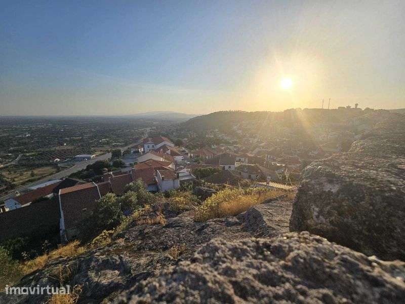 Casa de Pedra nas Muralhas do Castelo de Penamacor - Grande imagem: 2/9