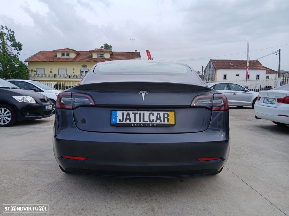 Tesla Model 3 - 7