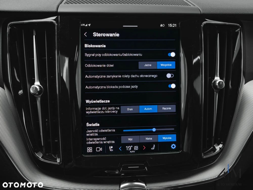 Volvo XC 60 B4 D AWD Plus Dark - 25