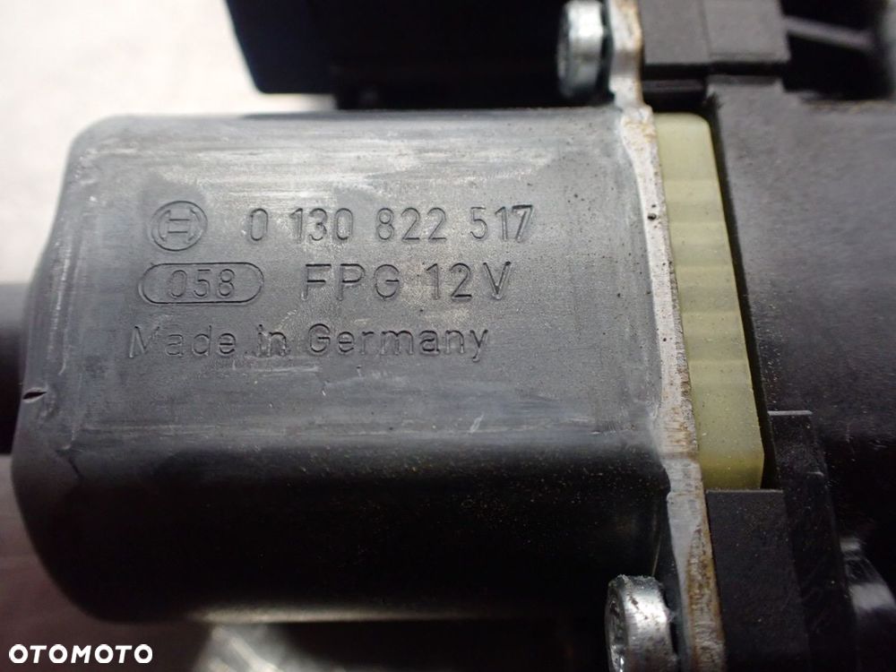 SILNICZEK SZYB LEWY TYŁ RENAULT GRAND SCENIC III   827310166R 0130822517 910837-106 - 4